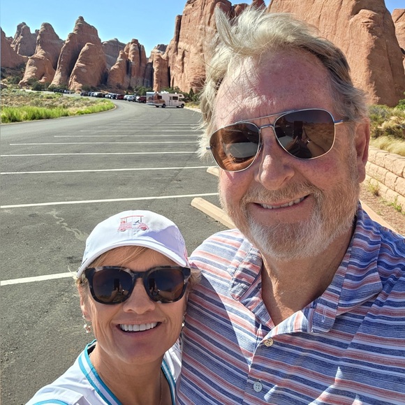 Meet your Posher, Lisa - Picture 2 of 11